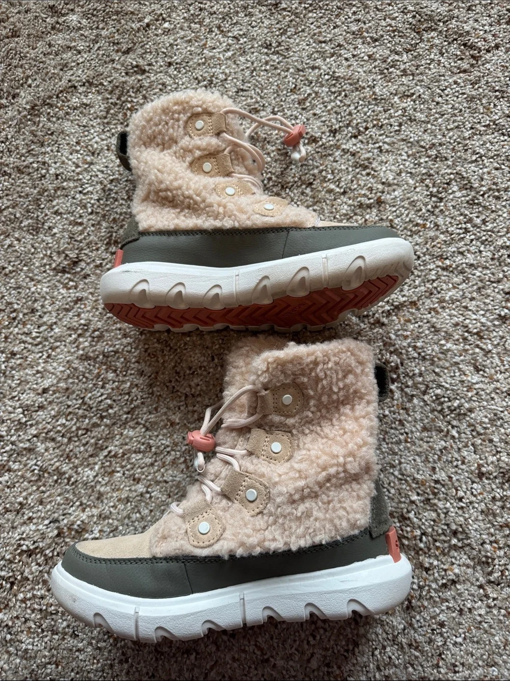 EUC - SOREL- Size 1 - Faux Shearling Winter Boots in Beige